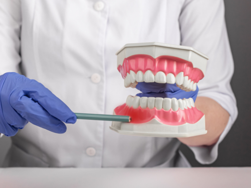 Legătura dintre parodontologie și implantologie