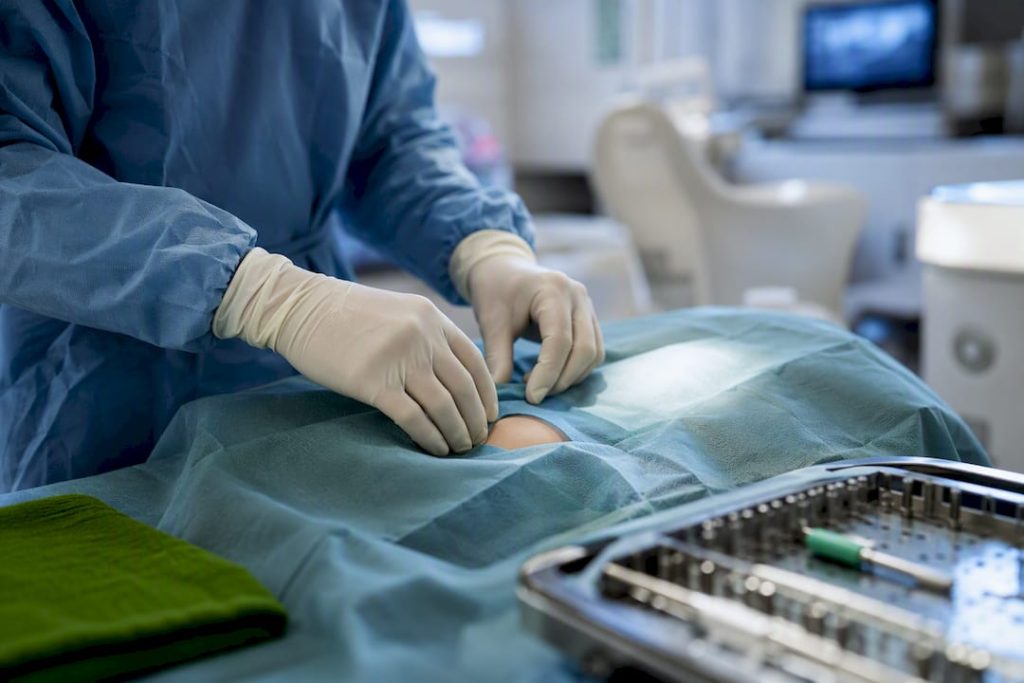 Cum să te pregătești pentru o intervenție de implant dentar
